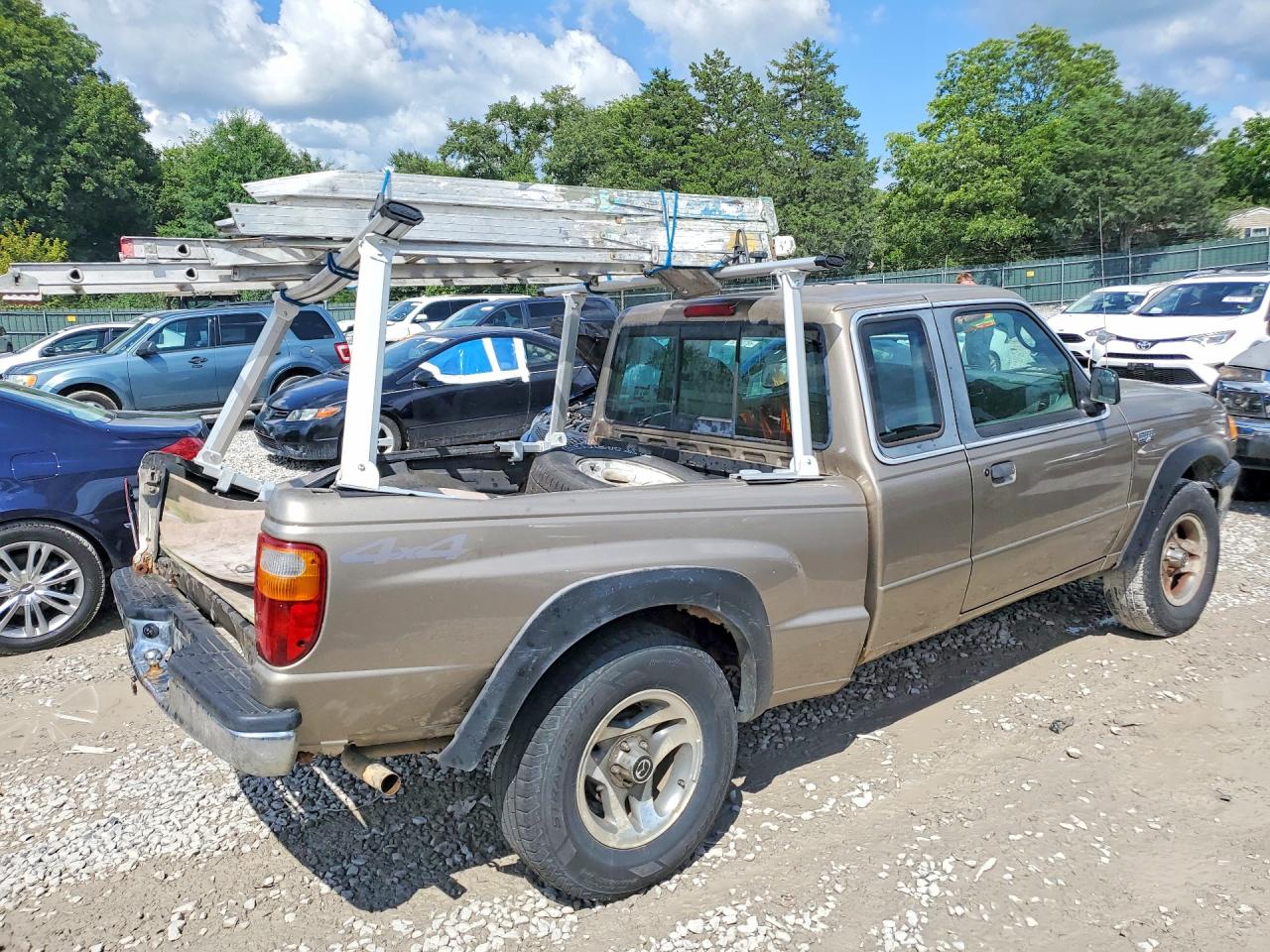 2003 Mazda B4000 Золотой vin: 4F4YR17E83TM17652