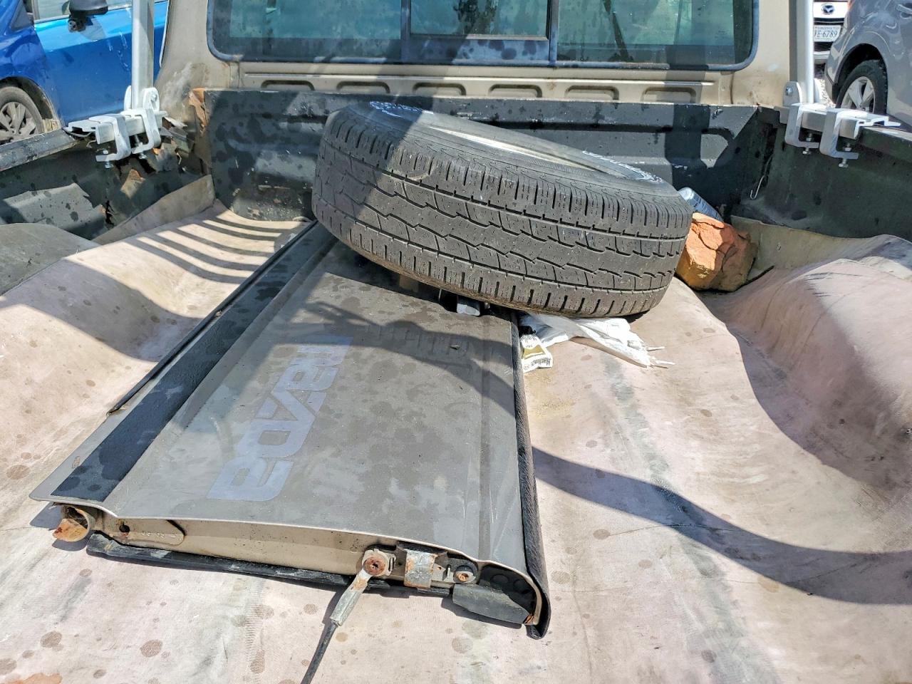 2003 Mazda B4000 Золотой vin: 4F4YR17E83TM17652
