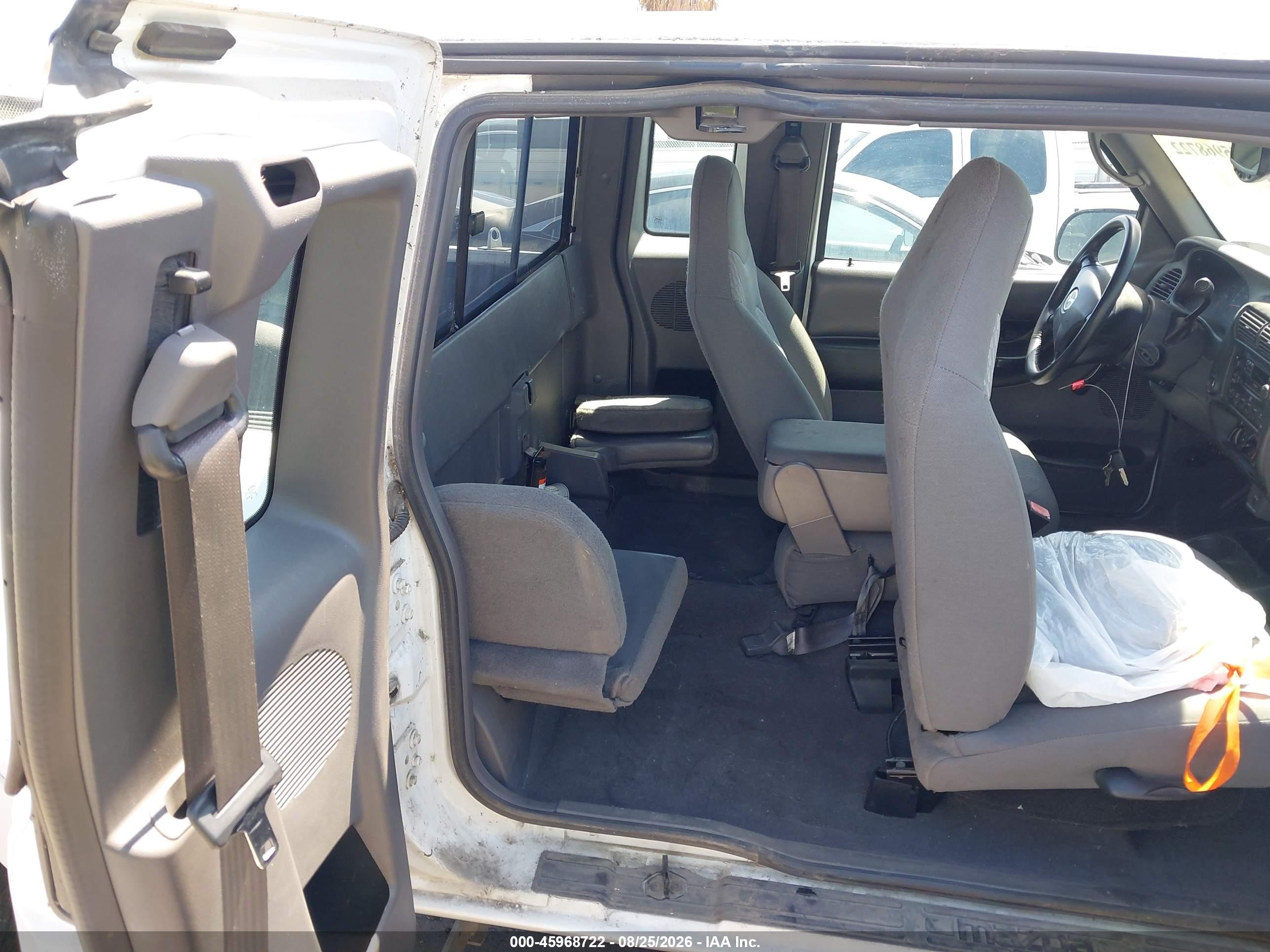 2003 Mazda B4000 Ds White vin: 4F4YR46E63TM13814
