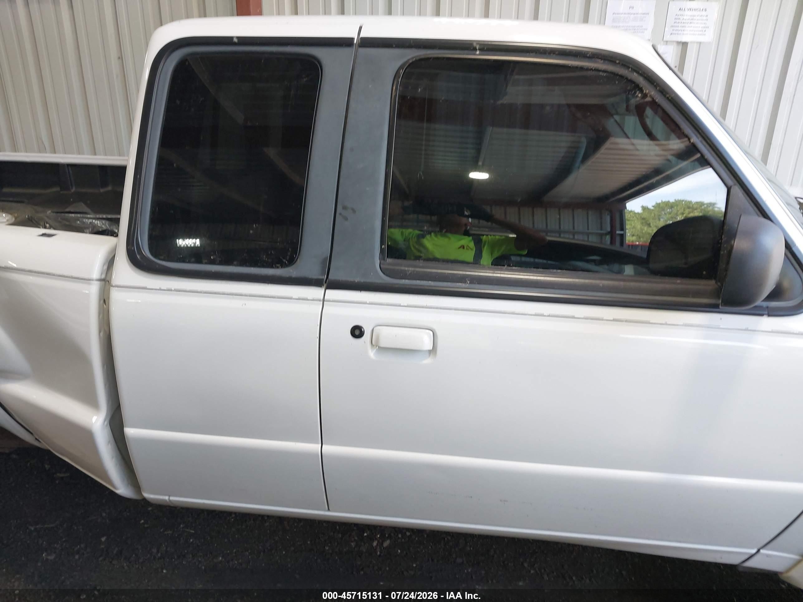 2003 Mazda B4000 Ds White vin: 4F4YR46E73TM02191