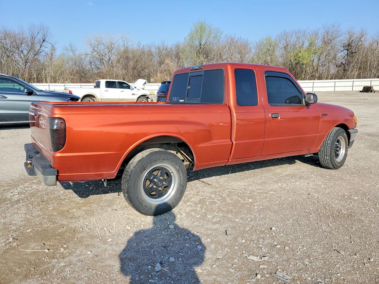 2004 Mazda B3000 Cab Plus Orange vin: 4F4YR46U24TM00440