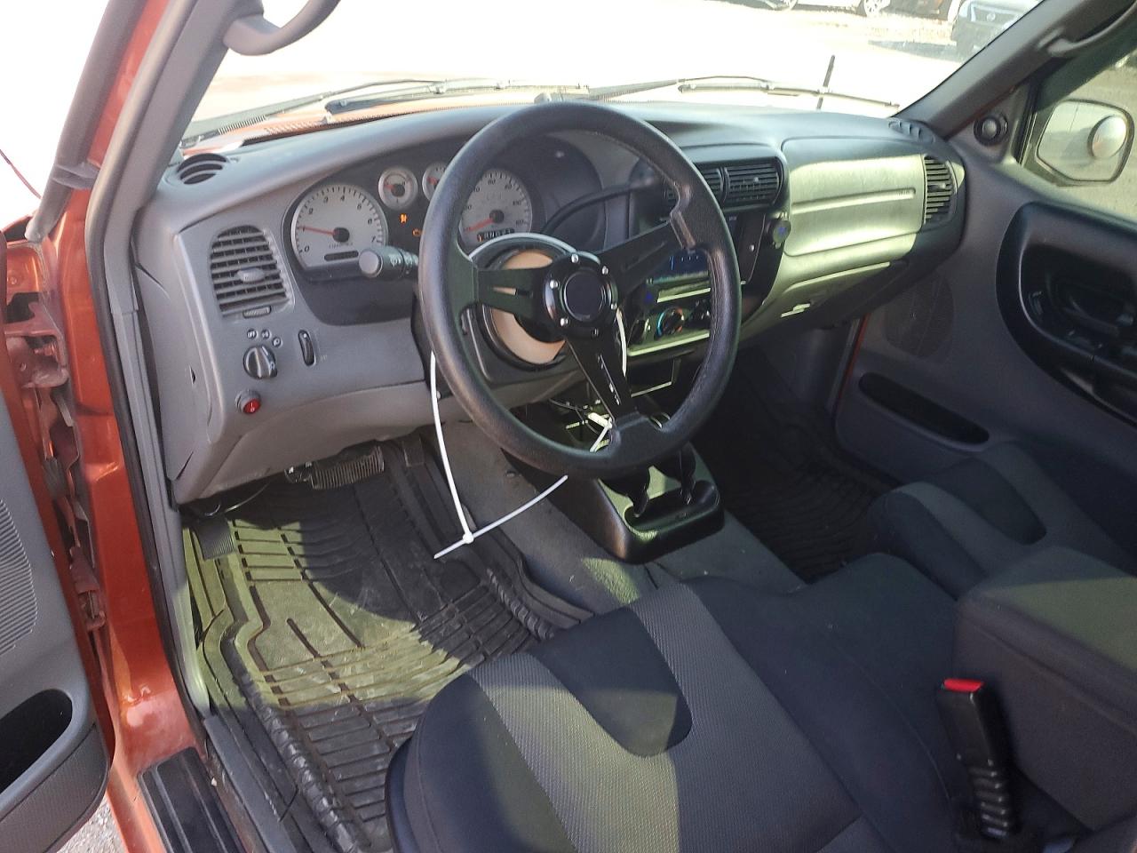 2004 Mazda B3000 Cab Plus Orange vin: 4F4YR46U24TM00440