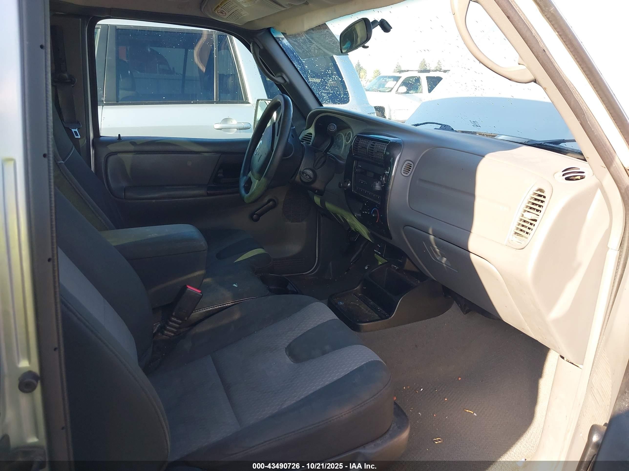 2006 Mazda B3000   Silver vin: 4F4YR46U26PM01146