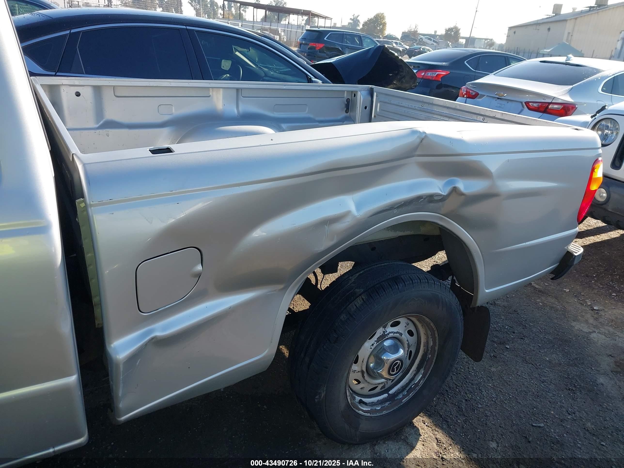 2006 Mazda B3000   Silver vin: 4F4YR46U26PM01146
