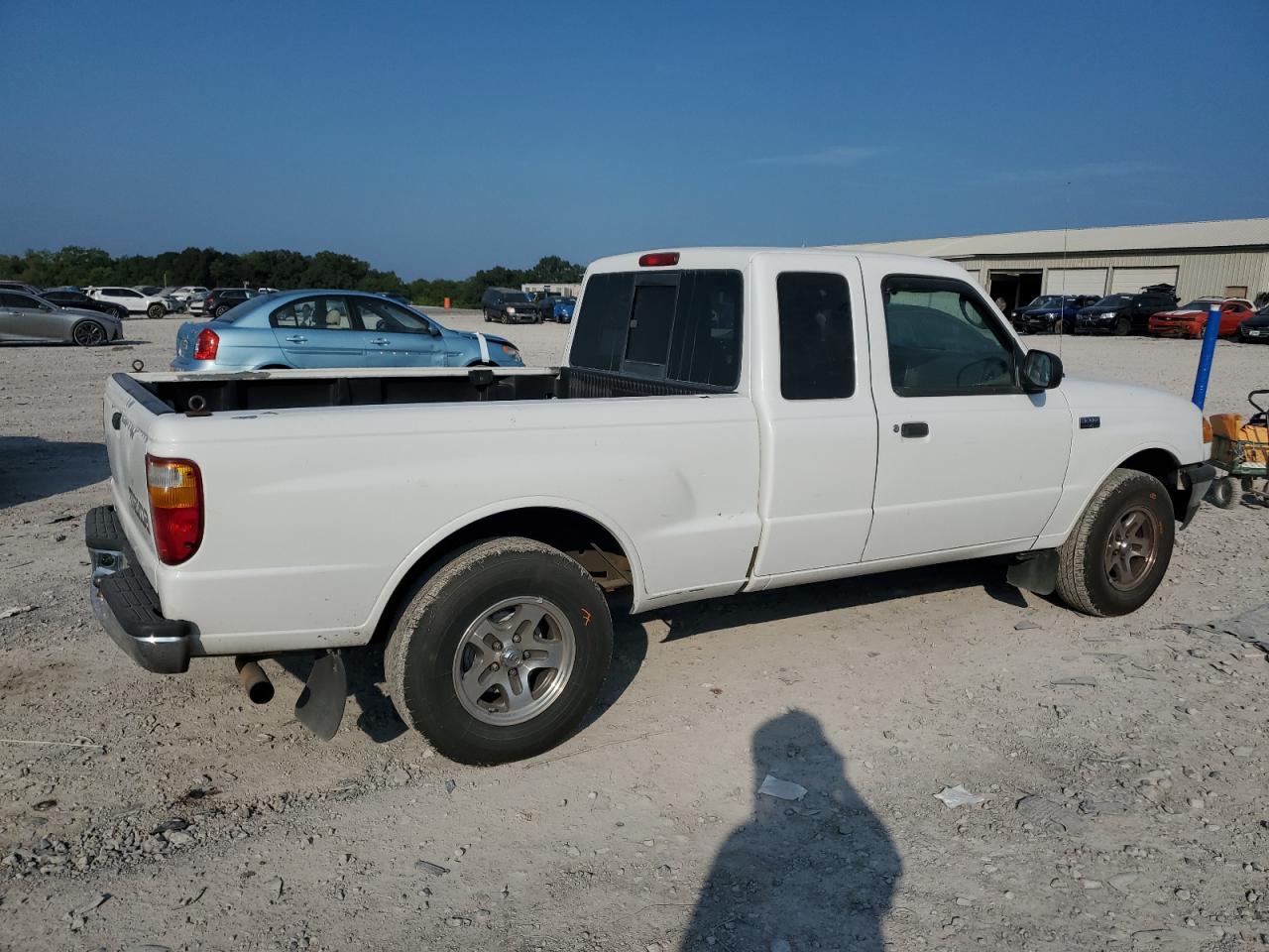 2004 Mazda B3000 Cab Plus Белый vin: 4F4YR46U64TM04023