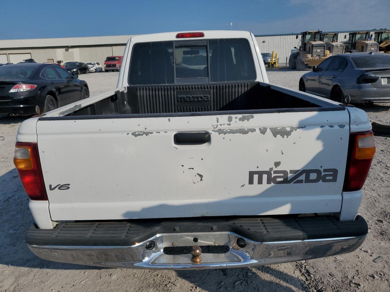 2004 Mazda B3000 Cab Plus Белый vin: 4F4YR46U64TM04023