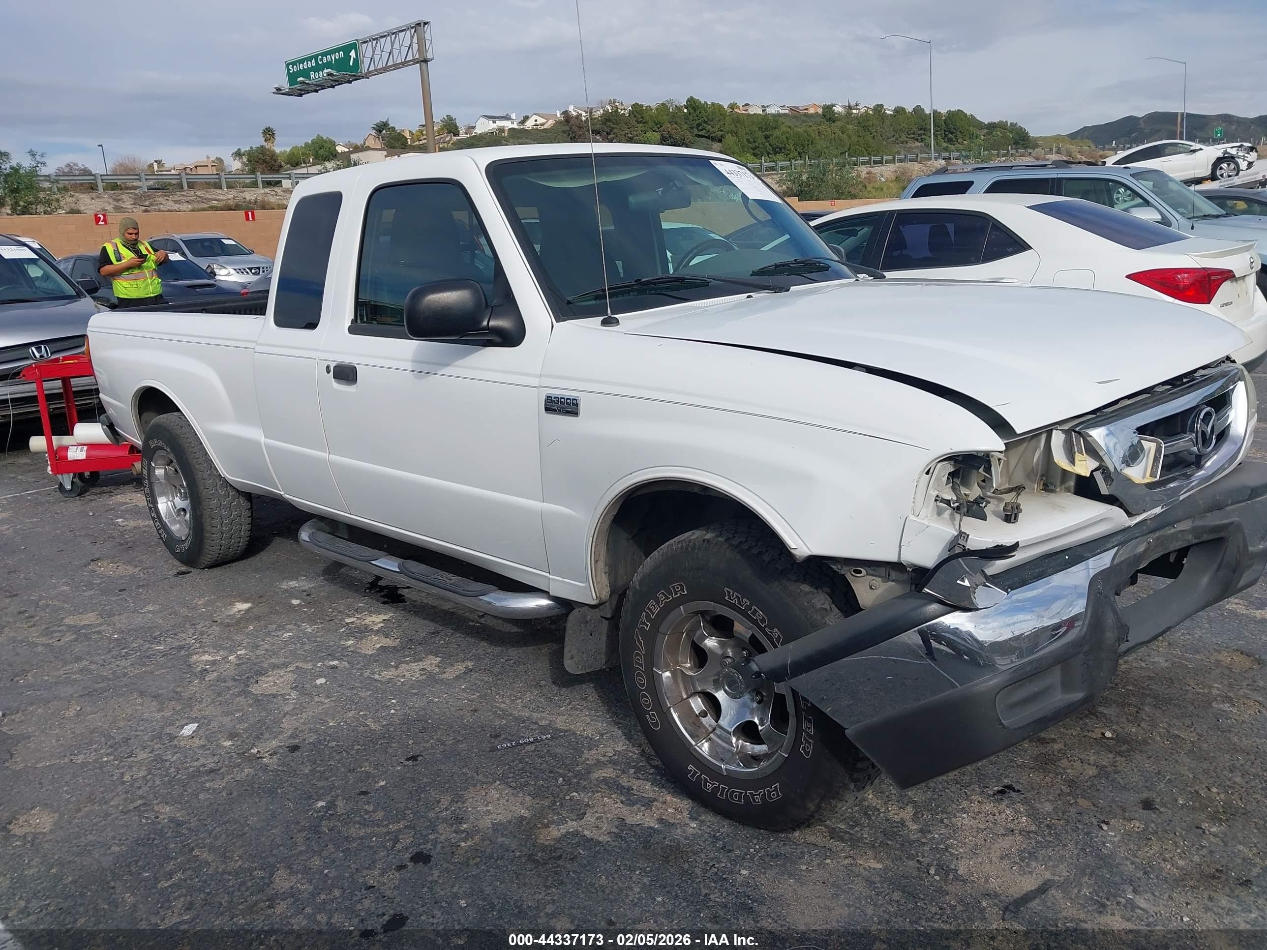 2004 Mazda B3000 Se White vin: 4F4YR46U74TM05634