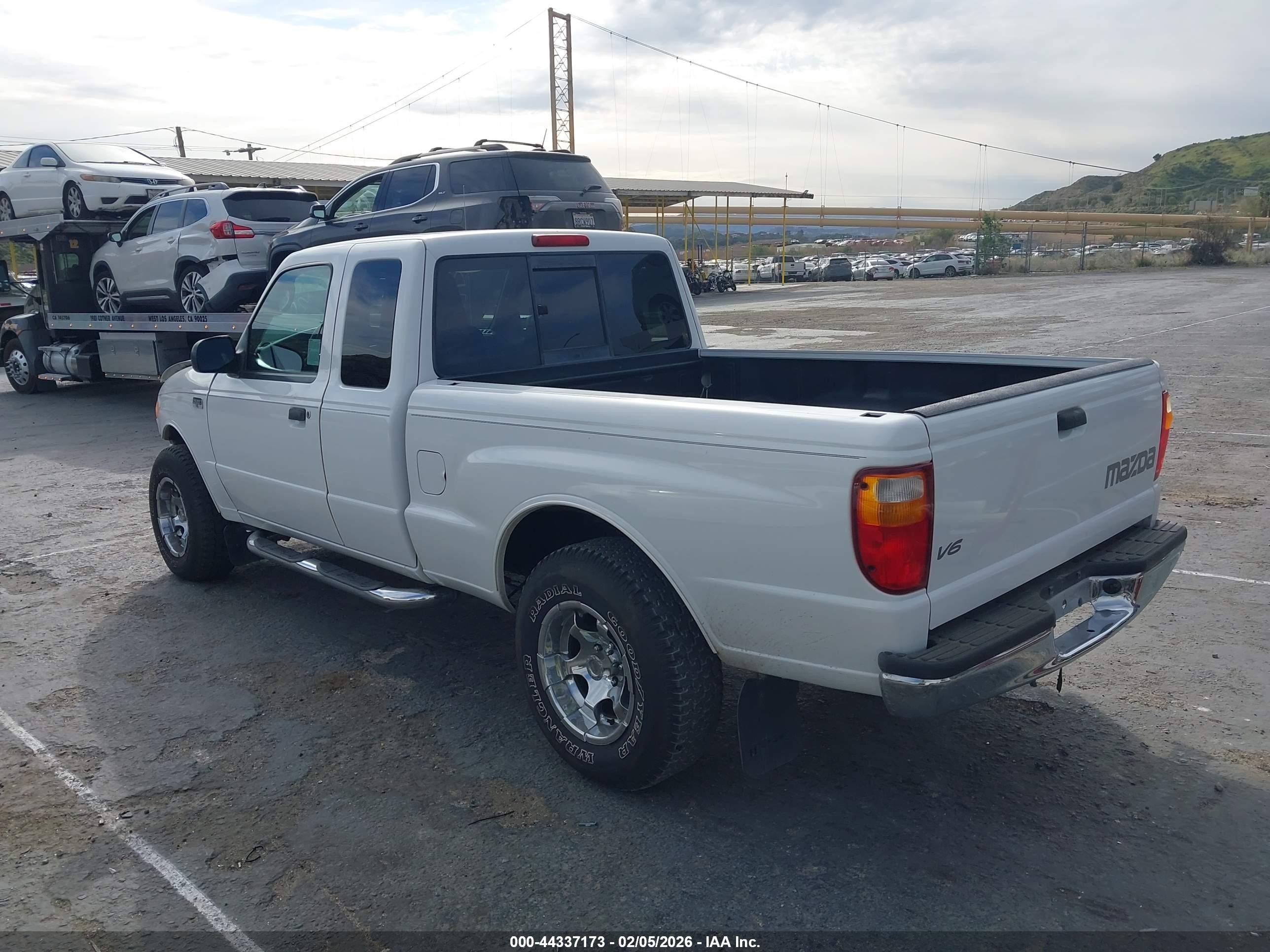 2004 Mazda B3000 Se White vin: 4F4YR46U74TM05634