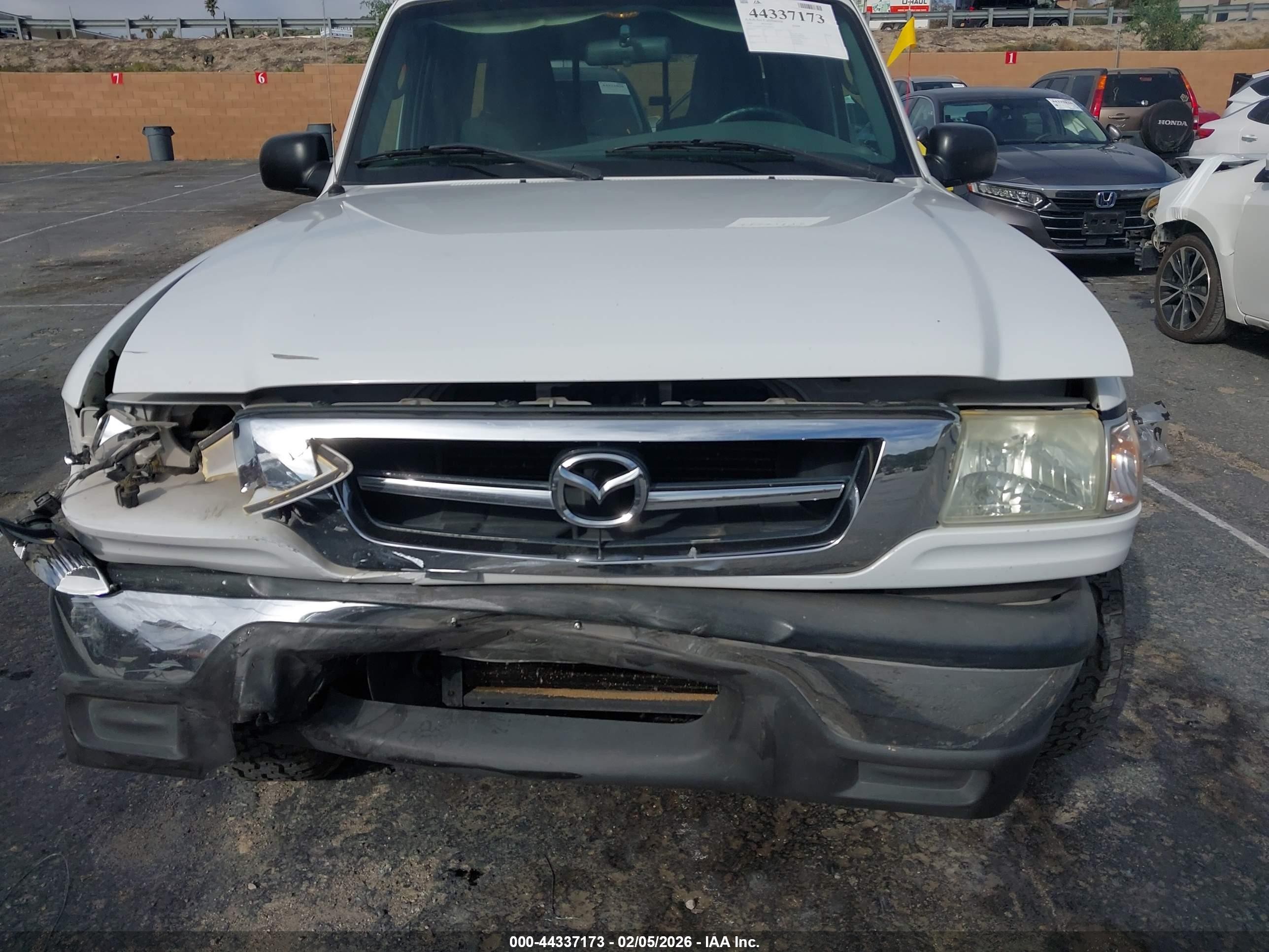 2004 Mazda B3000 Se White vin: 4F4YR46U74TM05634