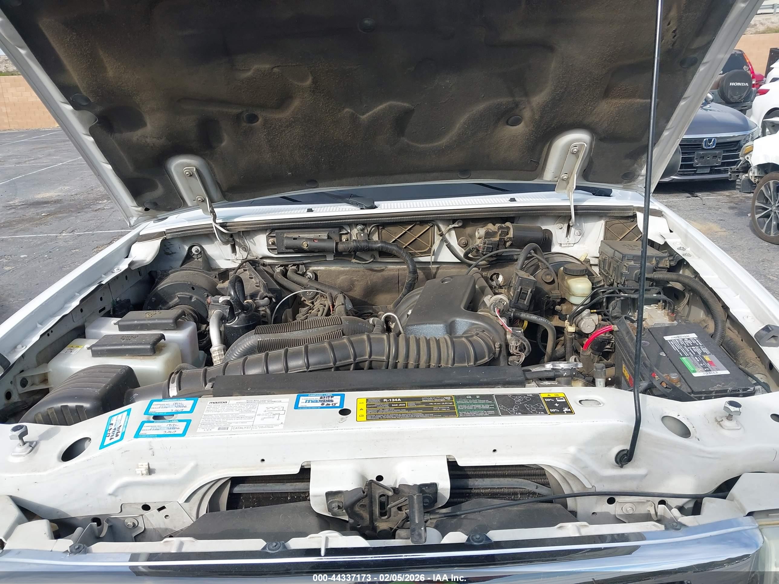 2004 Mazda B3000 Se White vin: 4F4YR46U74TM05634