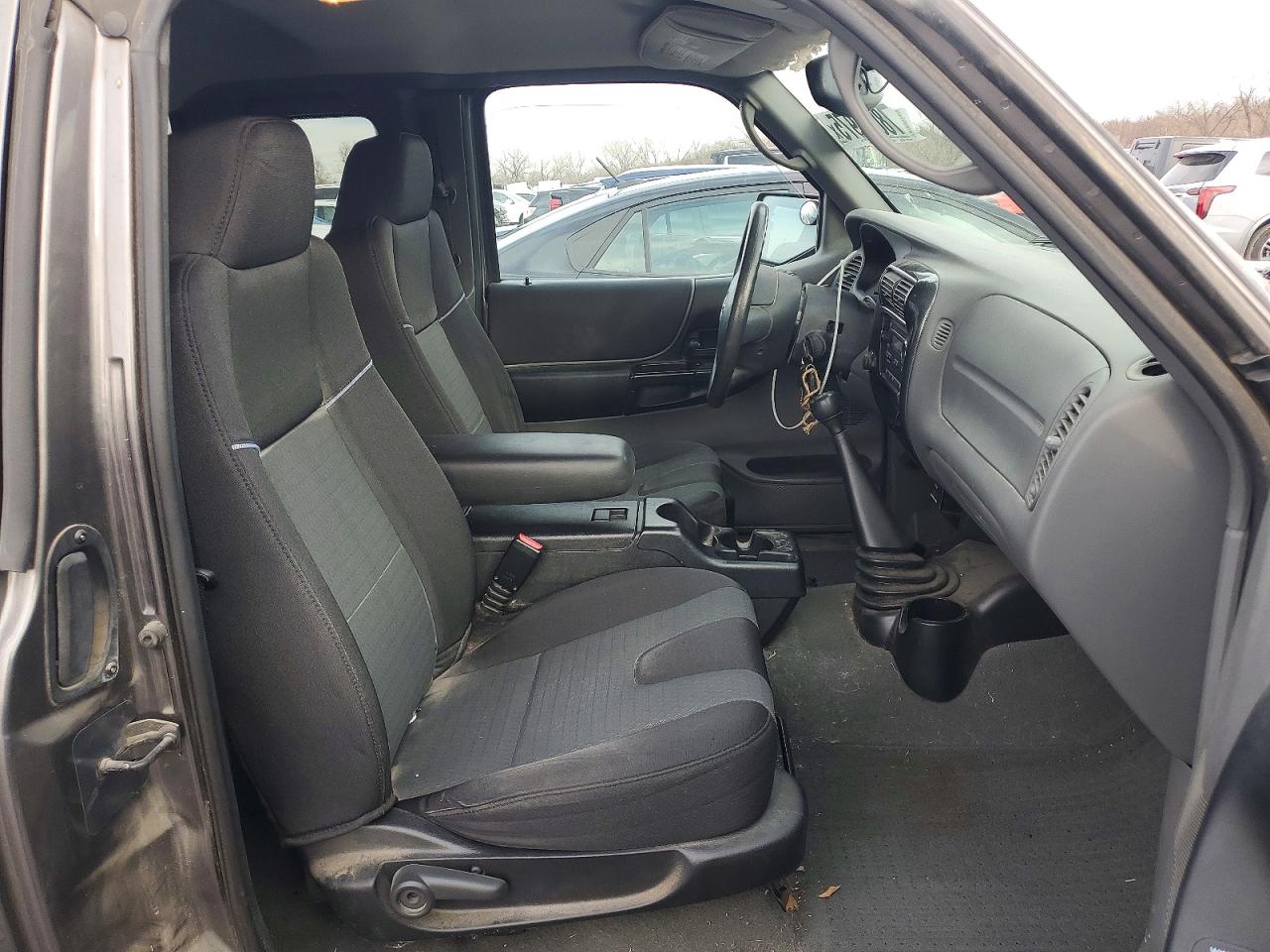 2006 Mazda B3000 Cab Plus Charcoal vin: 4F4YR46UX6PM03940