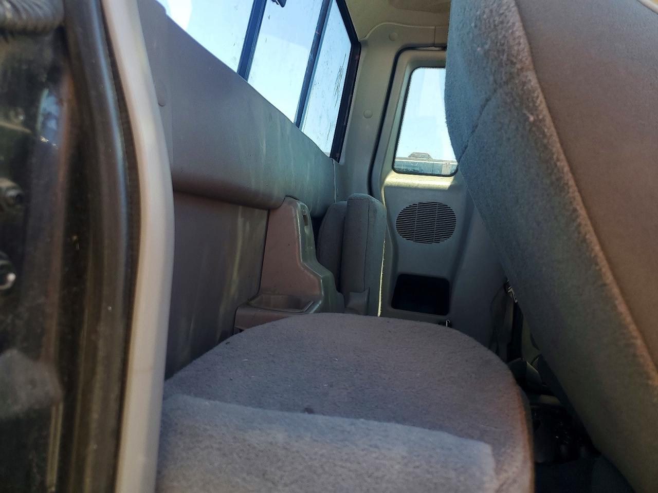 1999 Mazda B3000 Cab Plus Черный vin: 4F4ZR16V3XTM32717