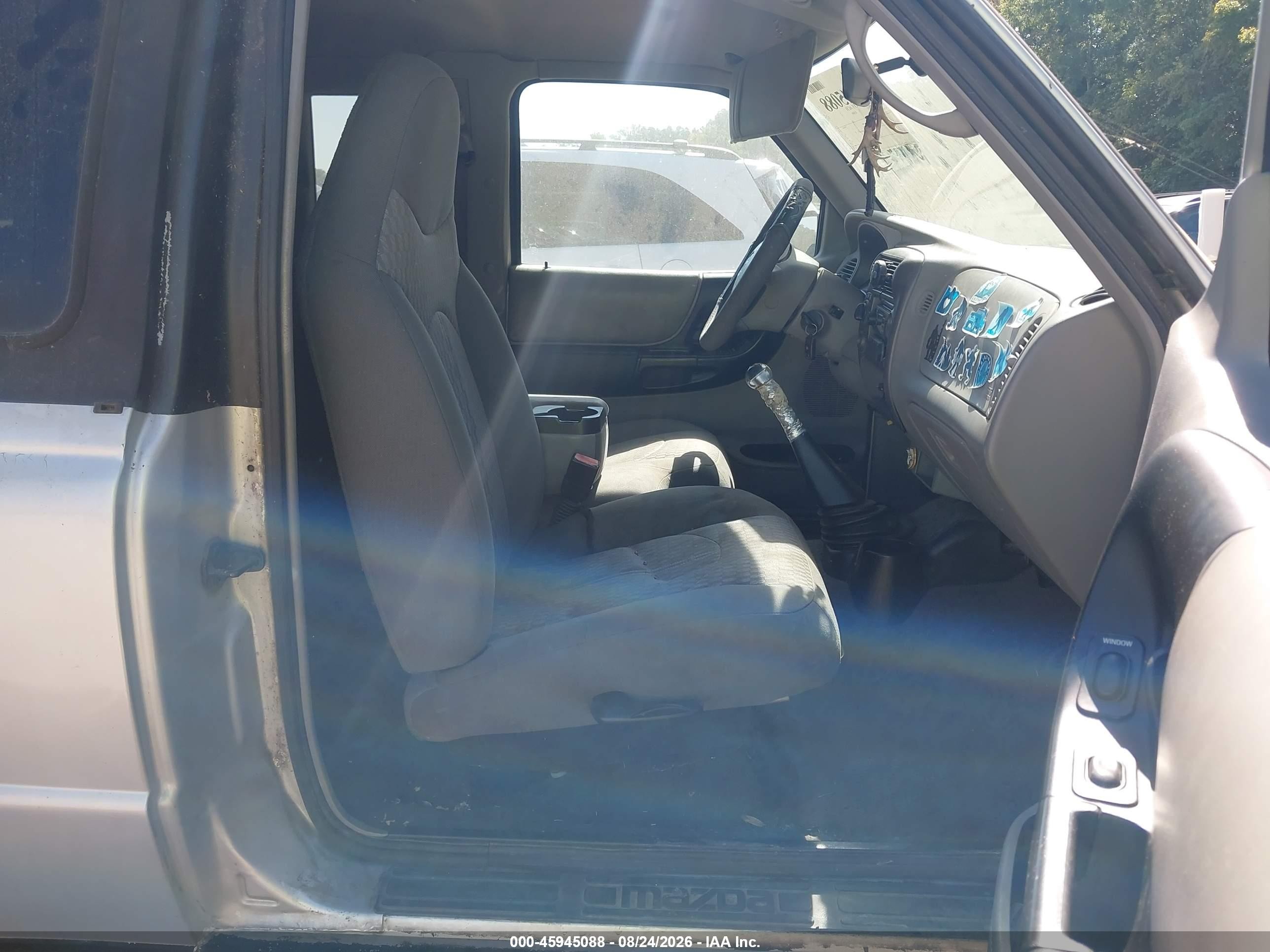 2002 Mazda B3000 Серый vin: 4F4ZR17U62TM10547