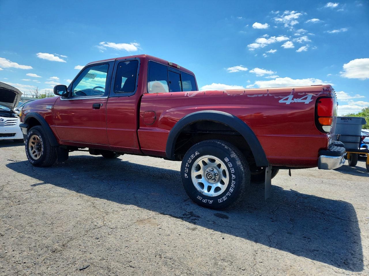1999 Mazda B3000 Cab Plus Red vin: 4F4ZR17V1XTM13713