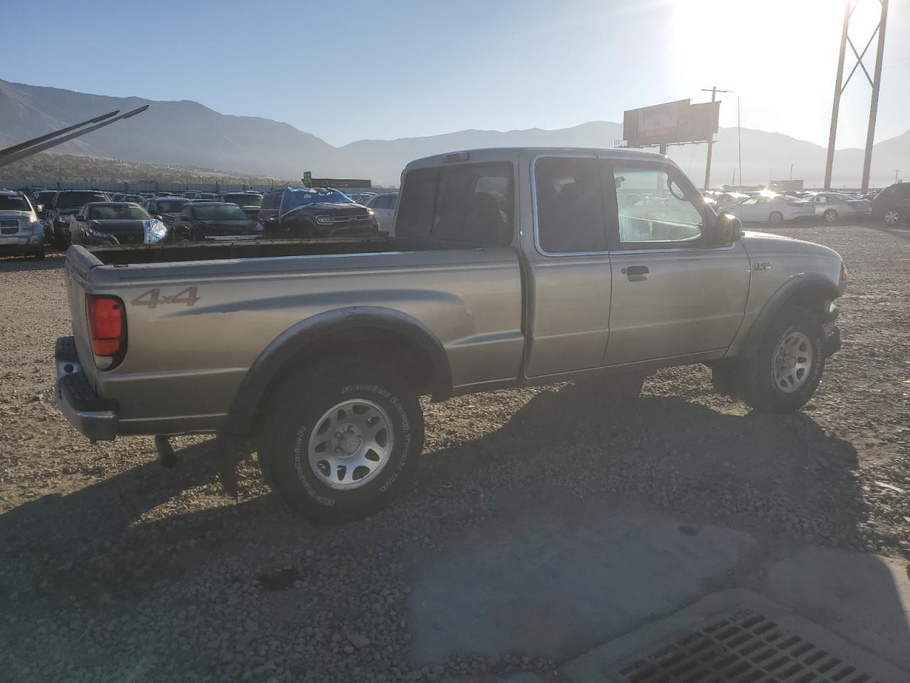1999 Mazda B4000 Cab Plus Gold vin: 4F4ZR17X2XTM34555