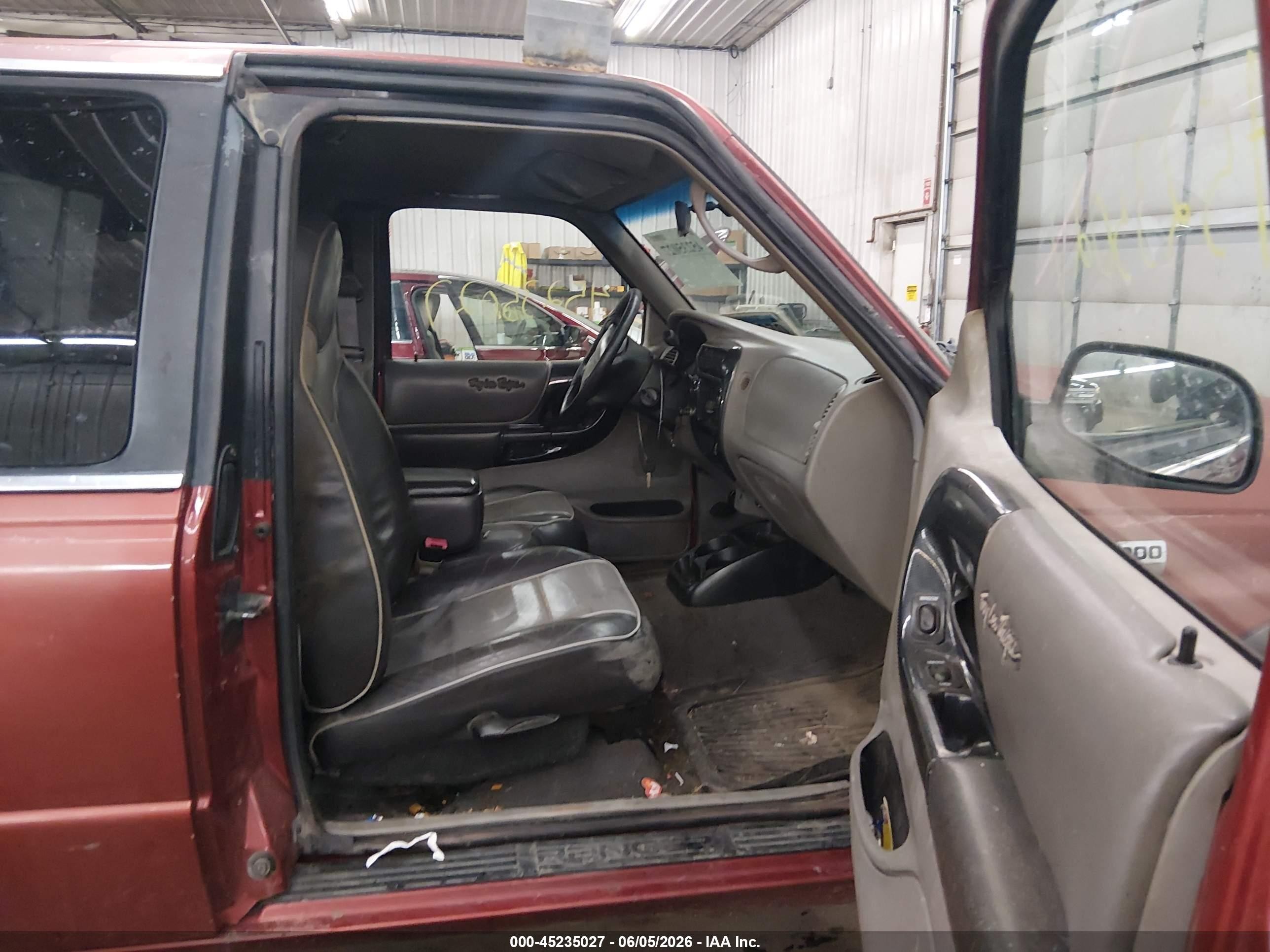 1999 Mazda B4000 Se/tl Red vin: 4F4ZR17X3XTM36380