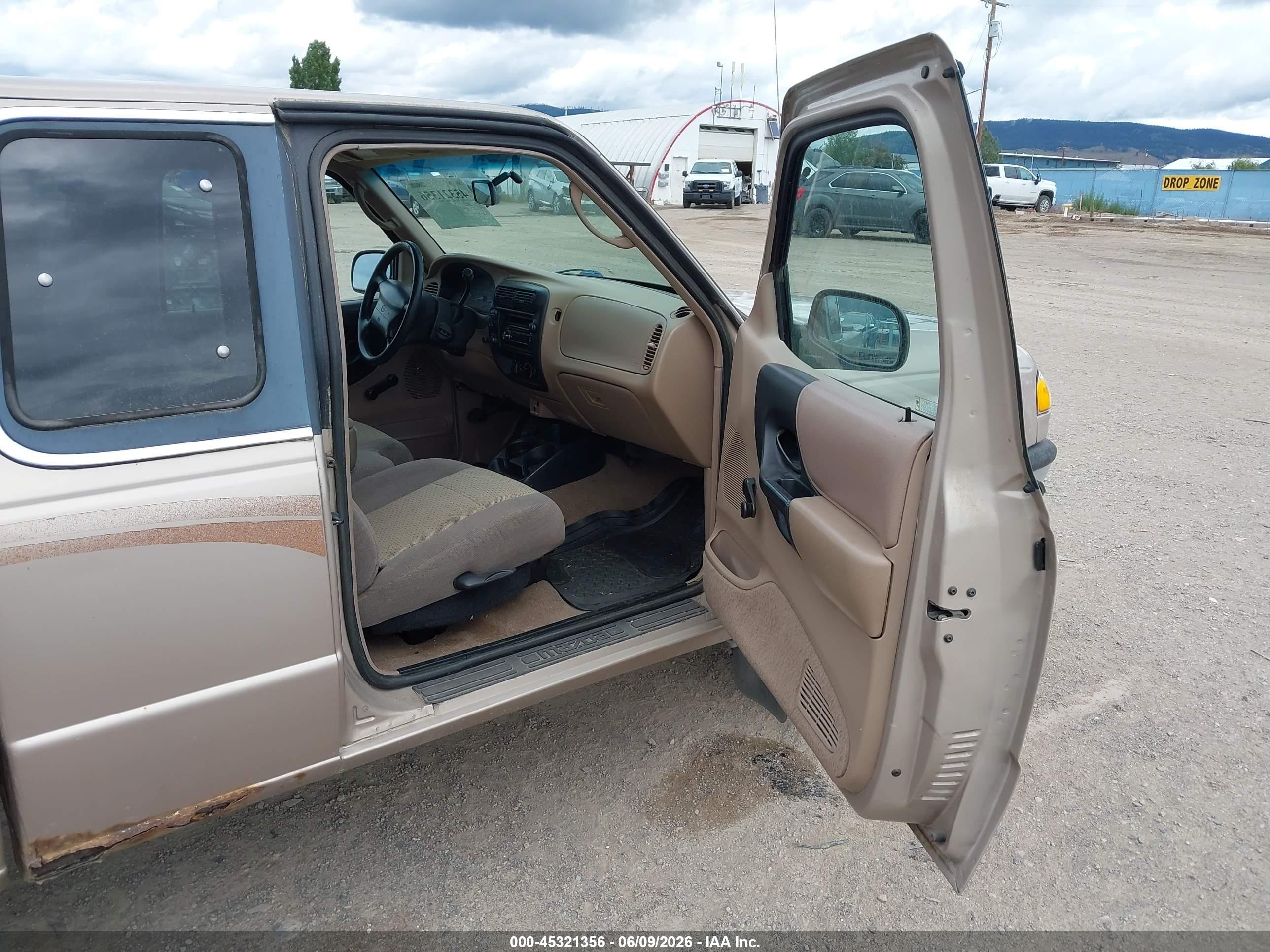 1998 Mazda B4000 Se Gold vin: 4F4ZR17XXWTM25861