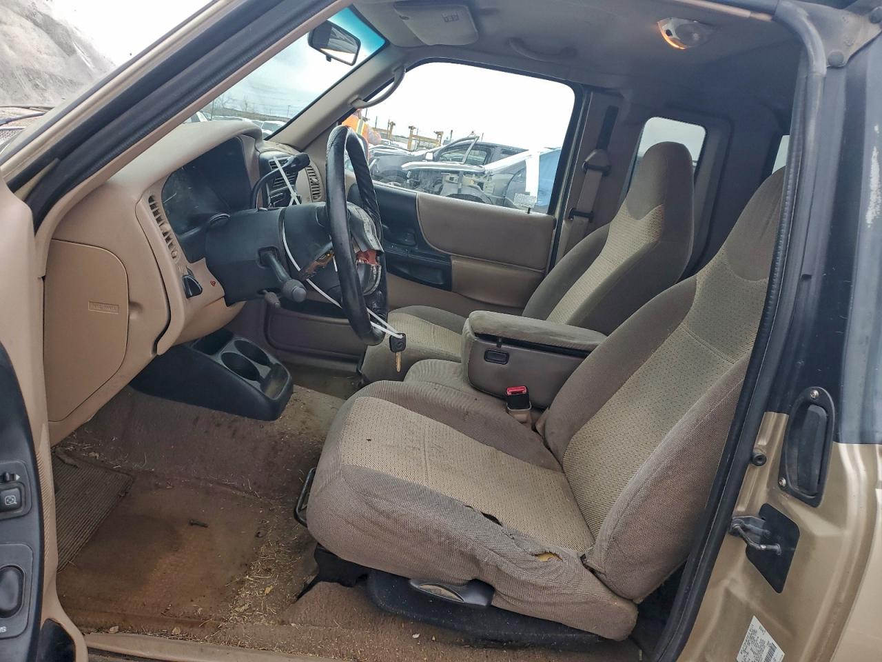 1999 Mazda B4000 Cab Plus Tan vin: 4F4ZR17XXXTM15543