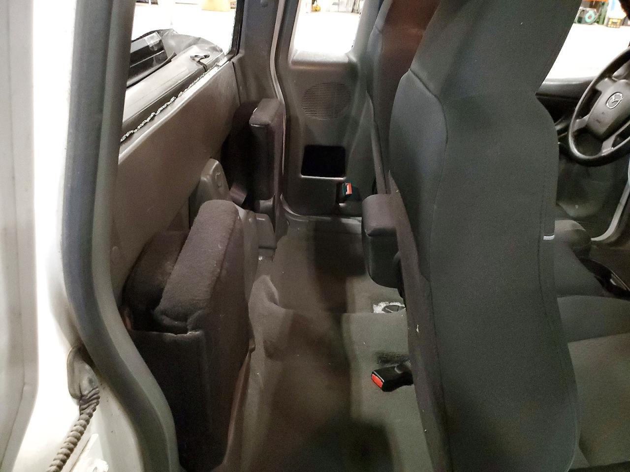 2005 Mazda B4000 Cab Plus White vin: 4F4ZR47E15PM01469