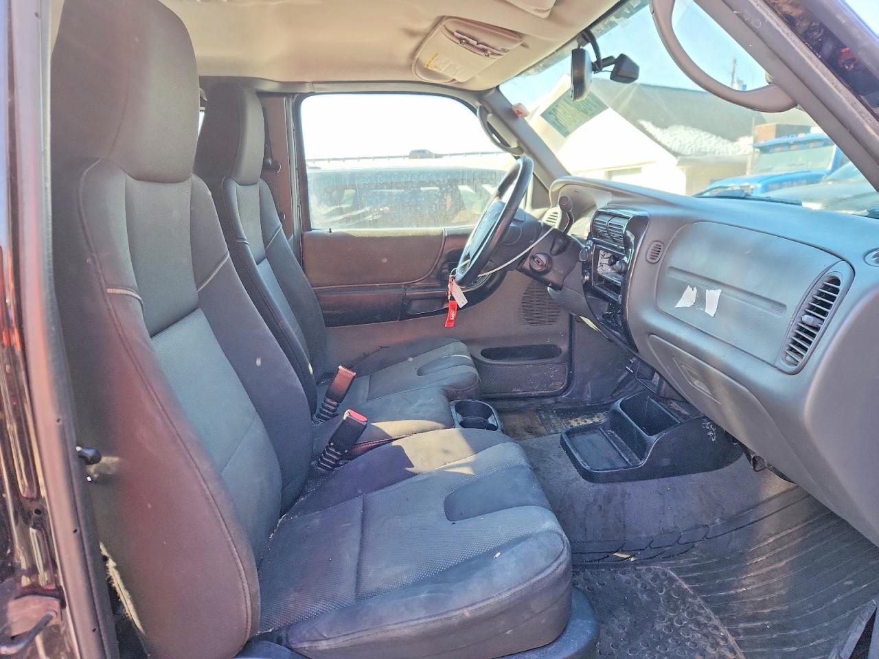 2005 Mazda B4000 Cab Plus Black vin: 4F4ZR47E55PM06836