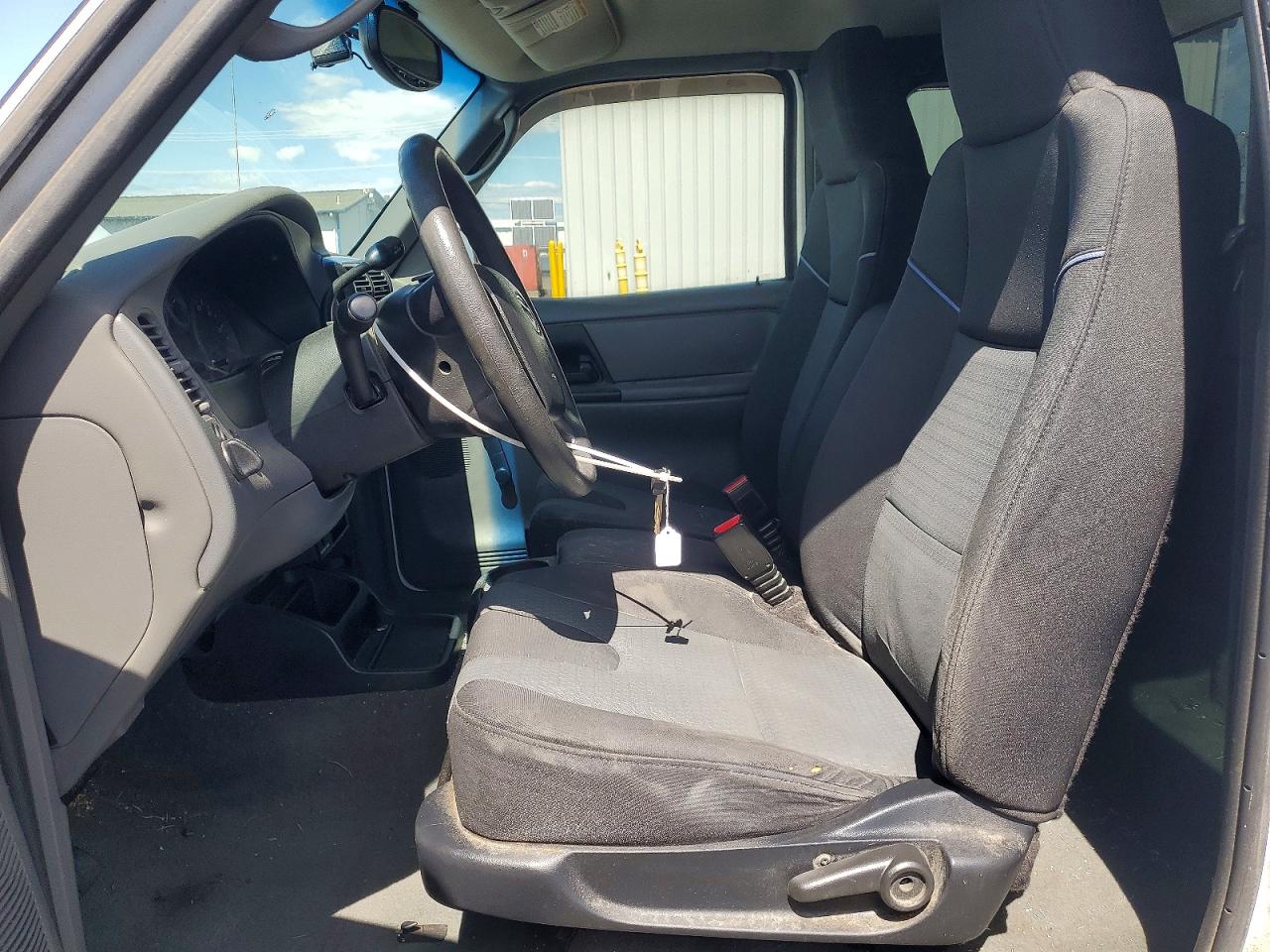 2005 Mazda B4000 Cab Plus White vin: 4F4ZR47EX5PM01132