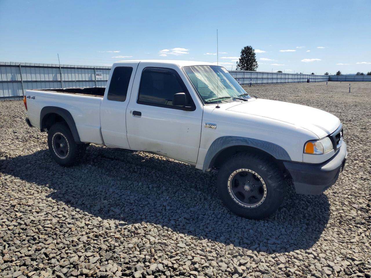 2005 Mazda B4000 Cab Plus White vin: 4F4ZR47EX5PM01132