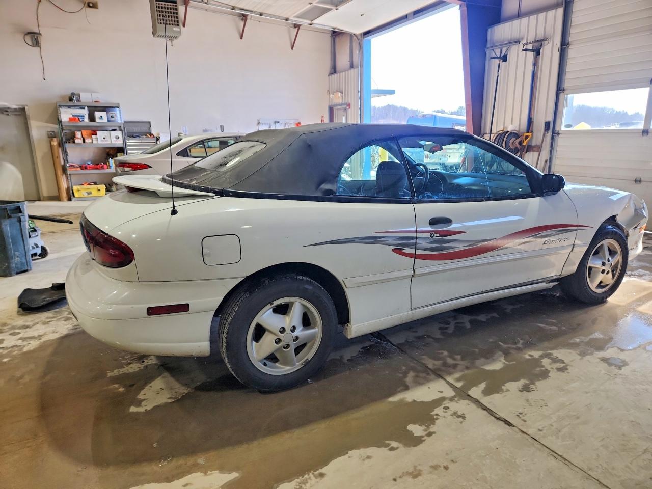 1997 Pontiac Sunfire Se White vin: 4G2JB32T0VB204657