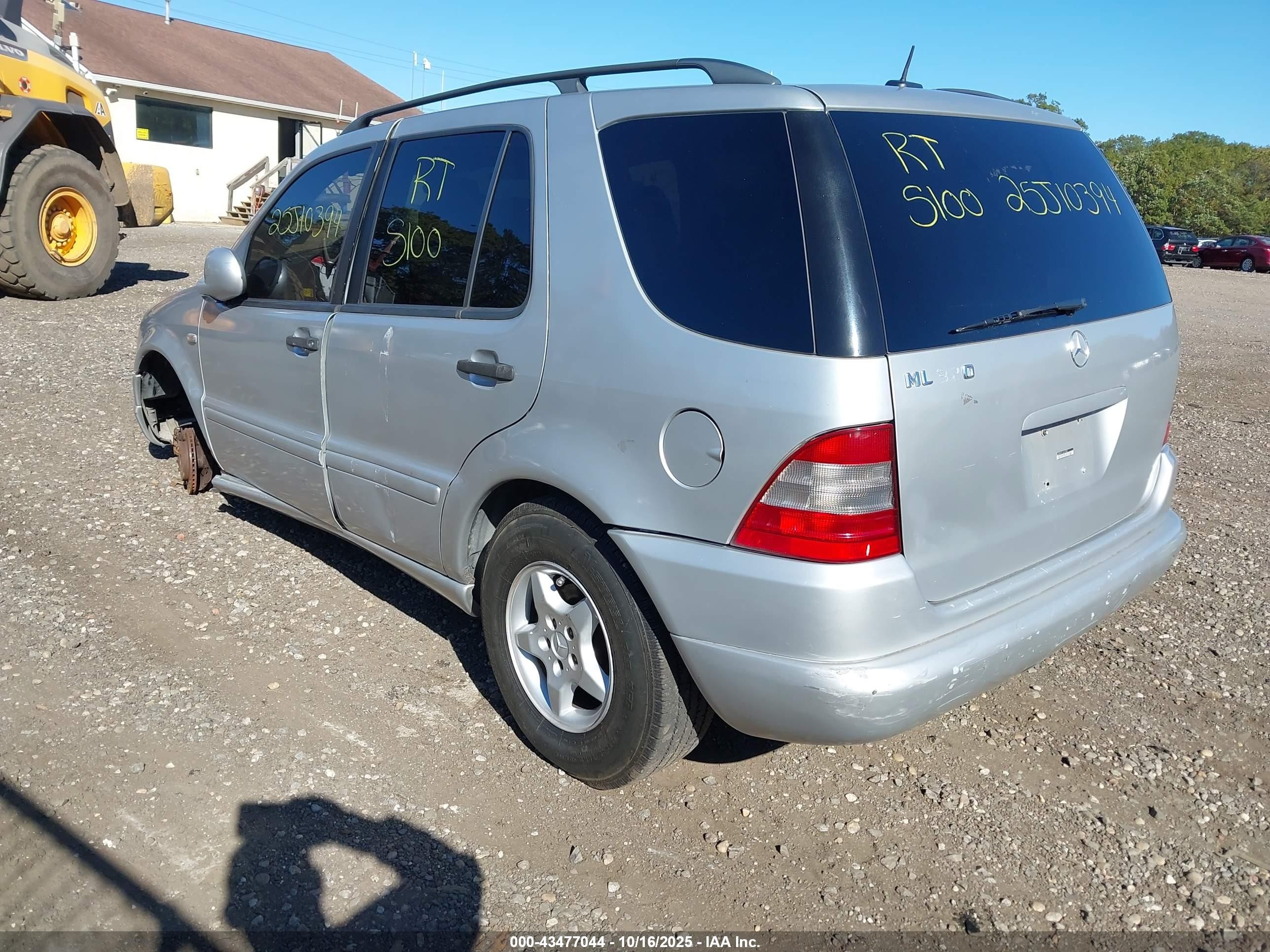2001 Mercedes-benz Ml 320   Gray vin: 4JGAB54E01A247883