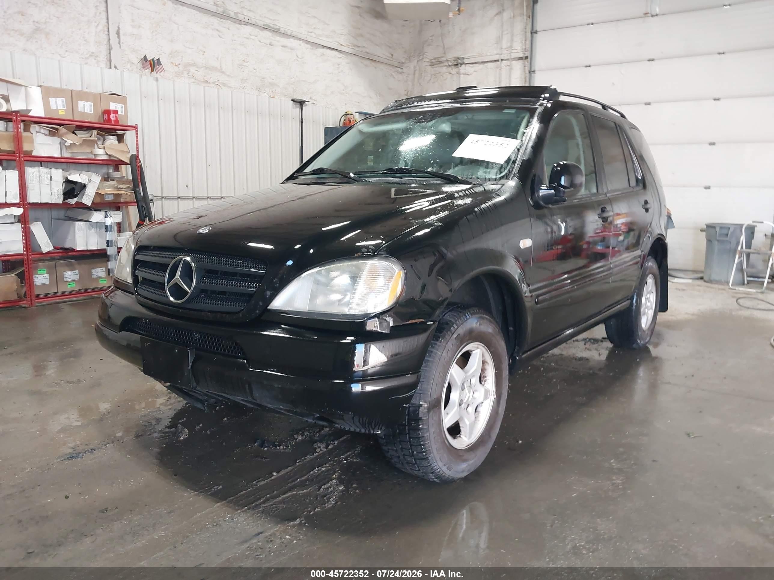 2001 Mercedes-benz Ml 320   Black vin: 4JGAB54E01A261430