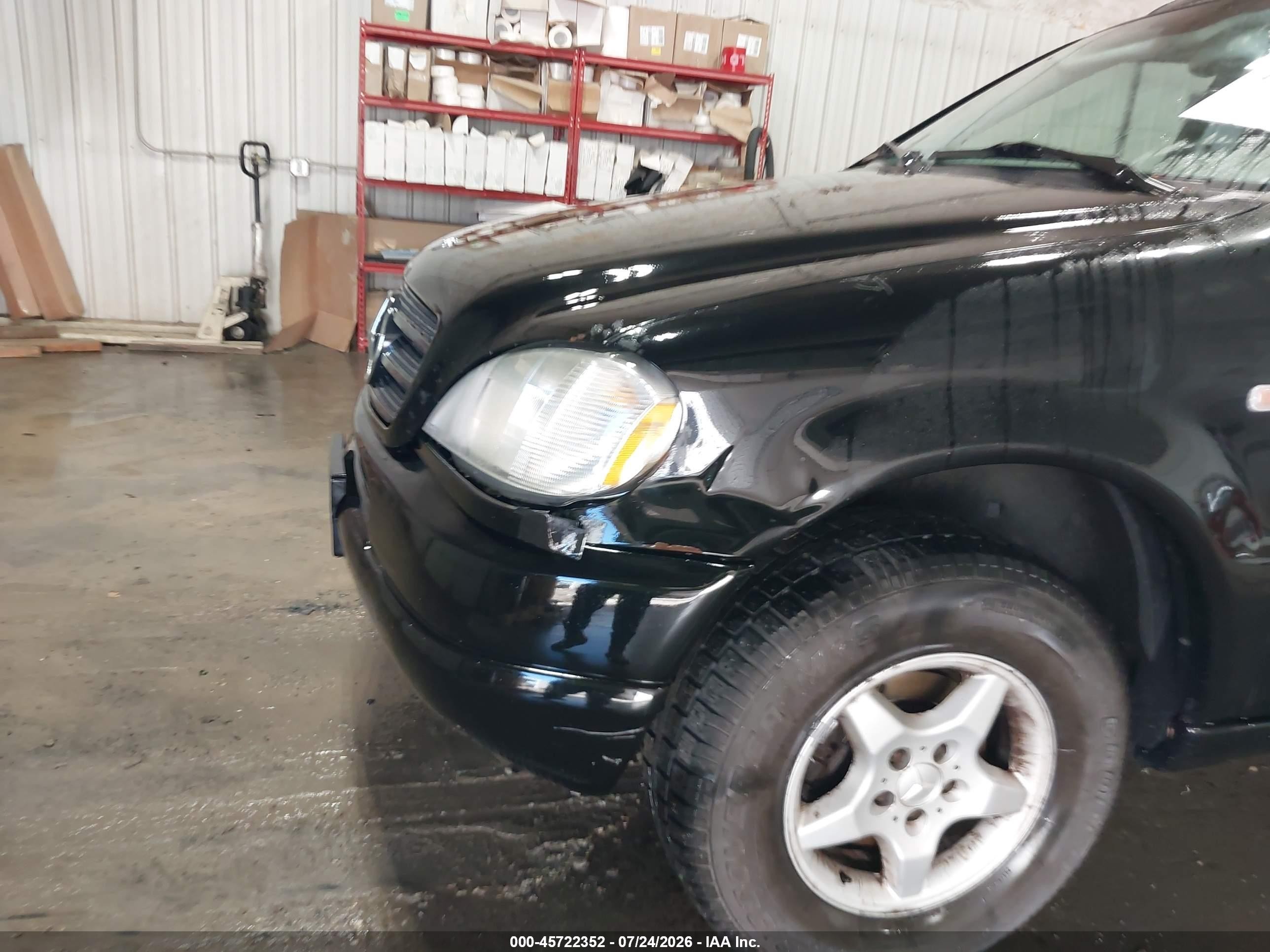 2001 Mercedes-benz Ml 320   Black vin: 4JGAB54E01A261430