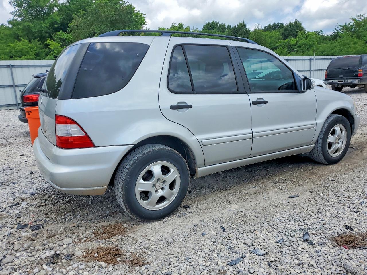 2002 Mercedes-benz Ml 320 Silver vin: 4JGAB54E02A317707