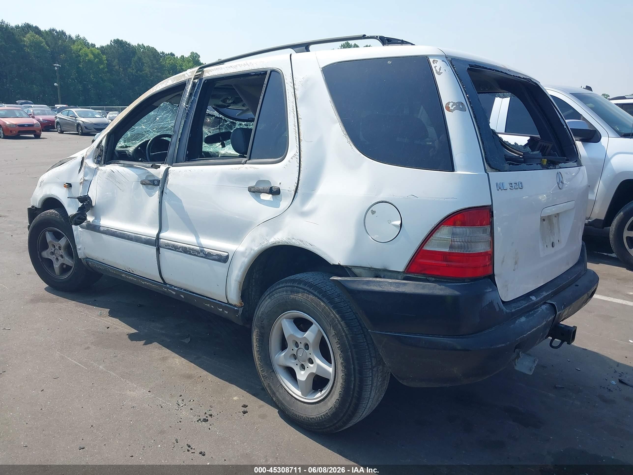 1998 Mercedes-benz Ml 320 Classic White vin: 4JGAB54E0WA018949