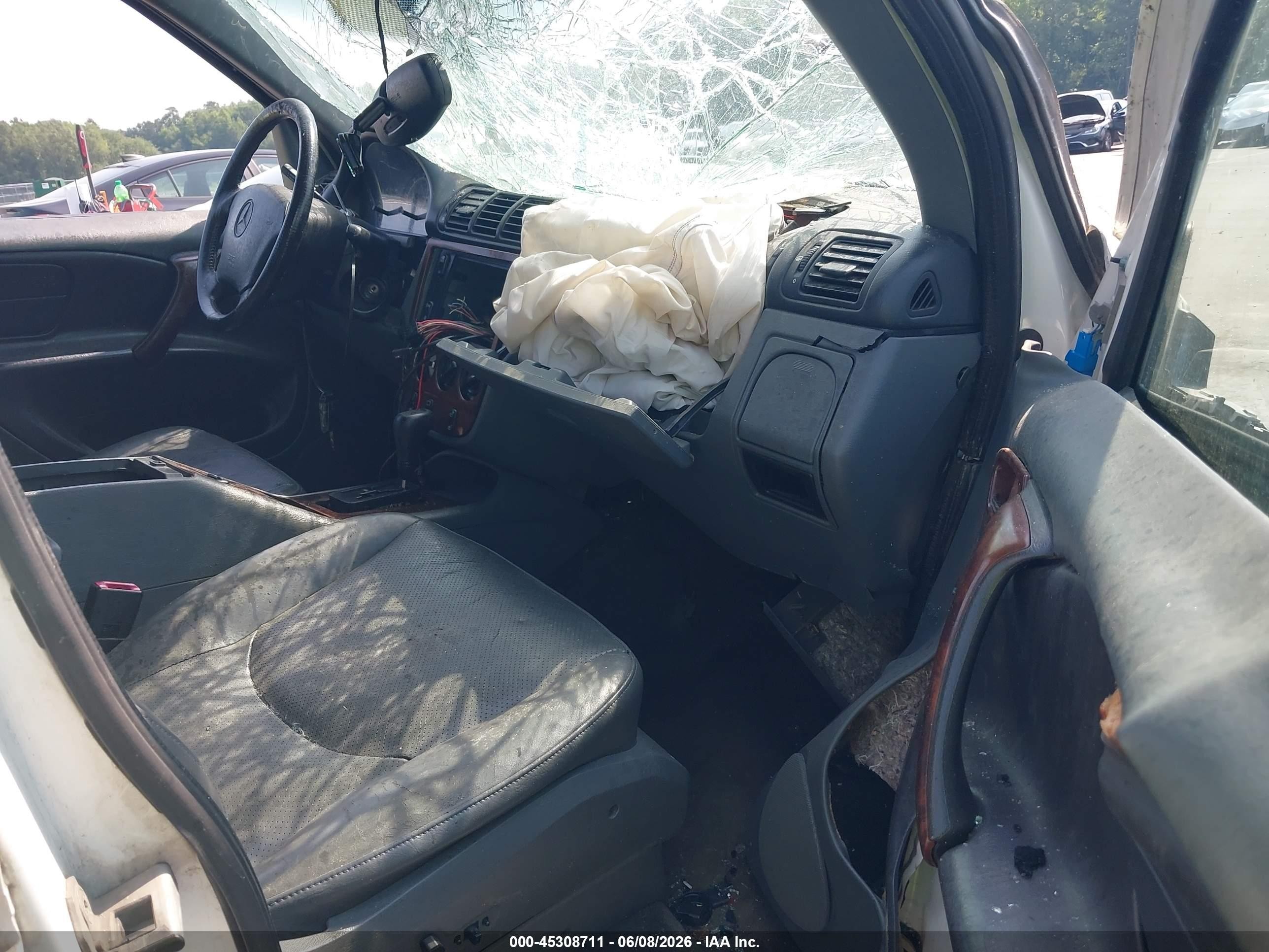 1998 Mercedes-benz Ml 320 Classic White vin: 4JGAB54E0WA018949