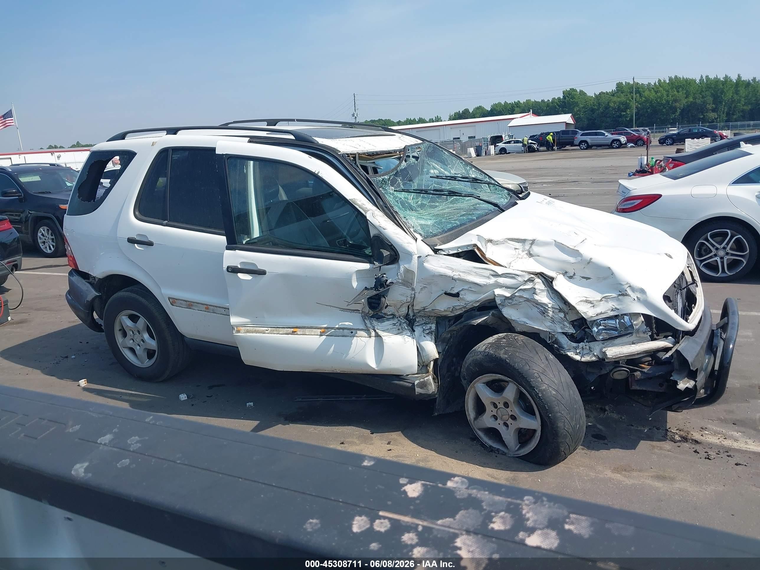 1998 Mercedes-benz Ml 320 Classic White vin: 4JGAB54E0WA018949