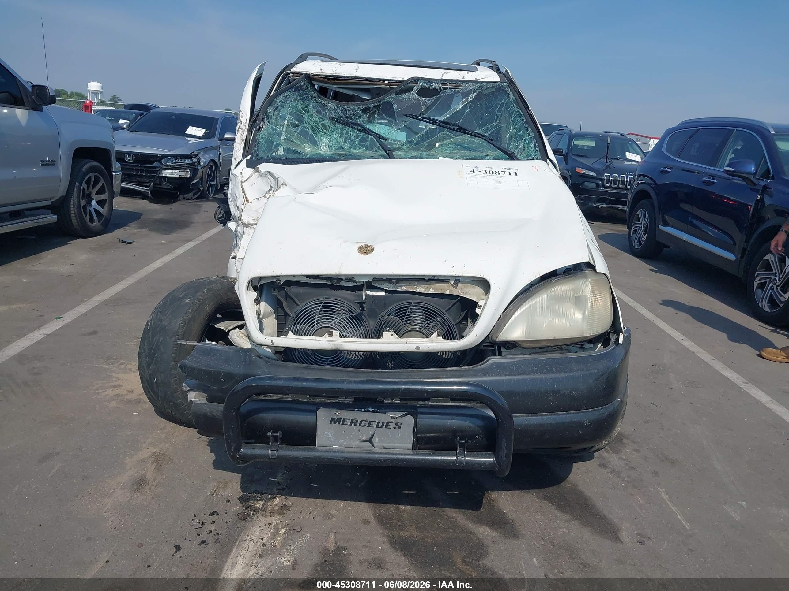 1998 Mercedes-benz Ml 320 Classic White vin: 4JGAB54E0WA018949