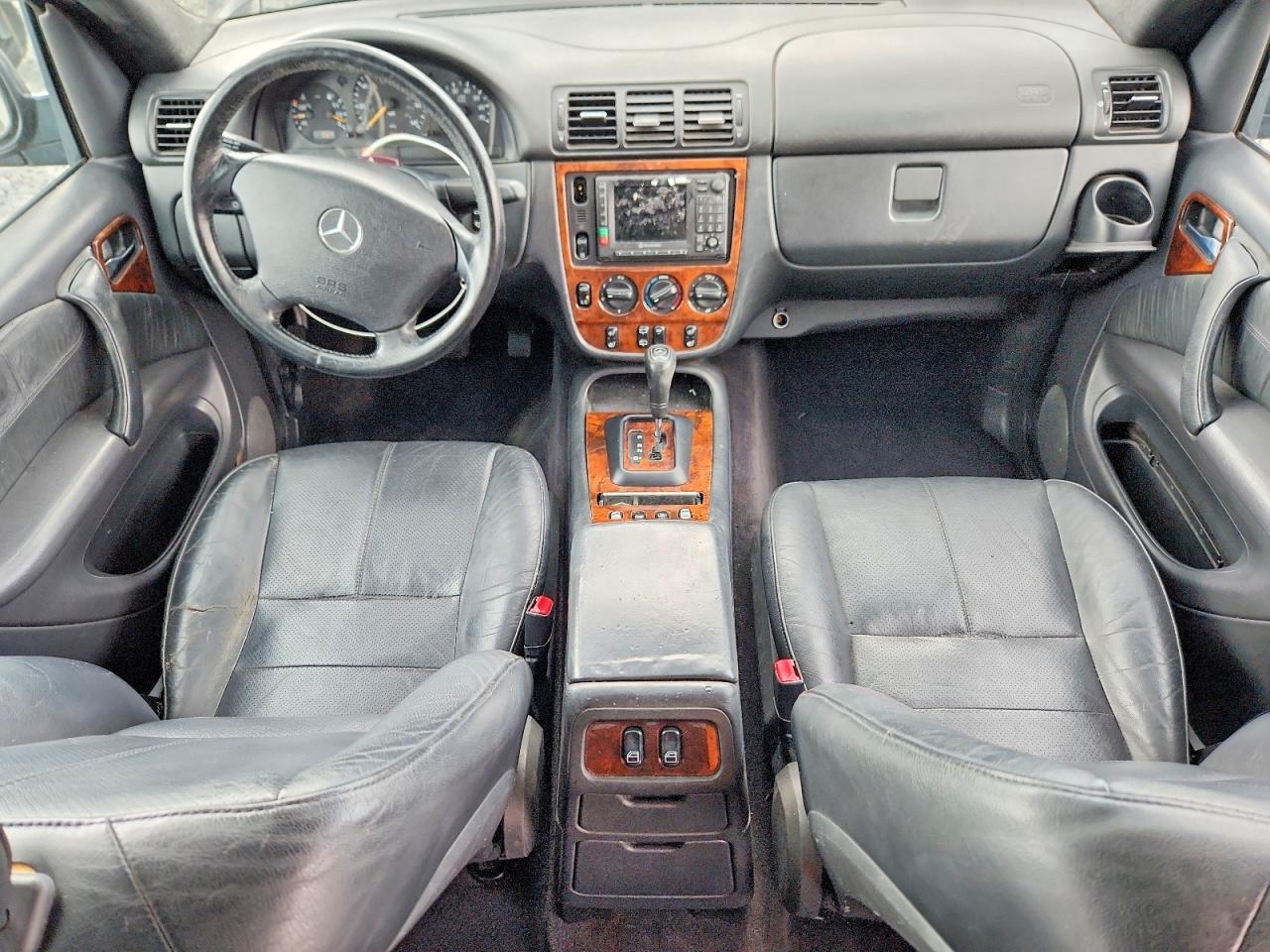 2000 Mercedes-benz Ml 320 Black vin: 4JGAB54E0YA153433