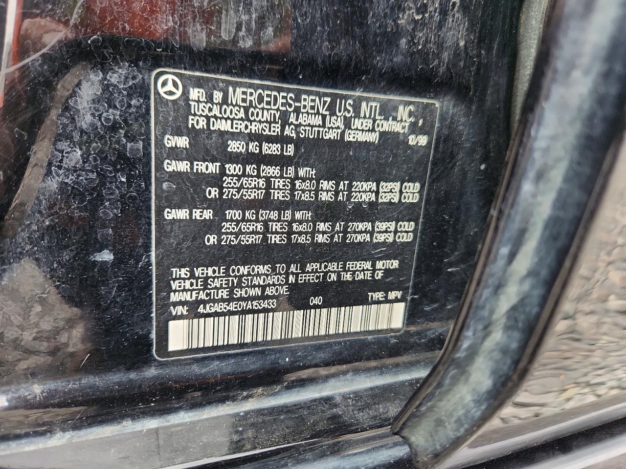 2000 Mercedes-benz Ml 320 Black vin: 4JGAB54E0YA153433