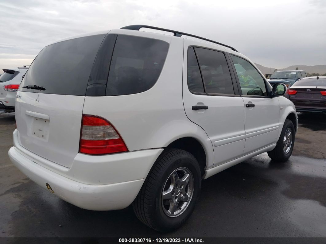 2000 Mercedes-benz M-class Base (a5) White vin: 4JGAB54E0YA180034