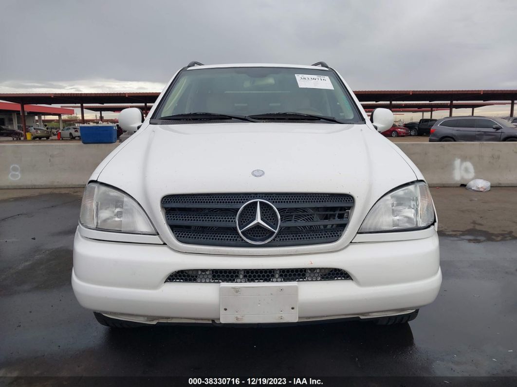 2000 Mercedes-benz M-class Base (a5) White vin: 4JGAB54E0YA180034