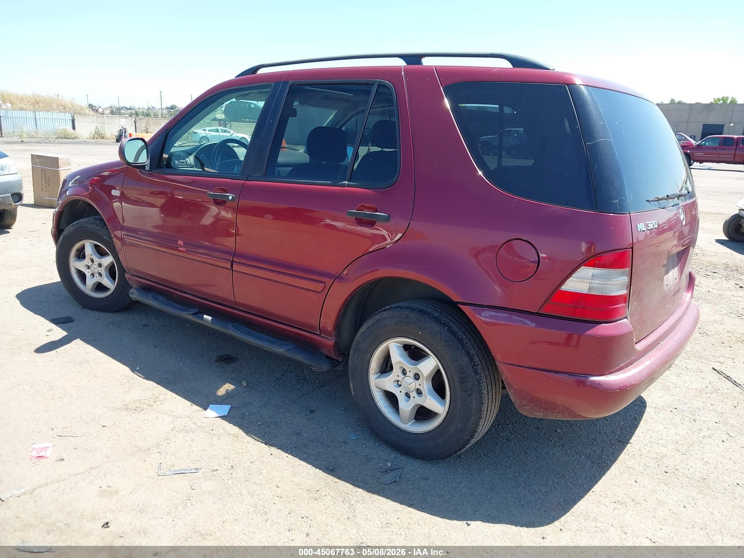 2000 Mercedes-benz Ml 320   Бордовый vin: 4JGAB54E0YA188893