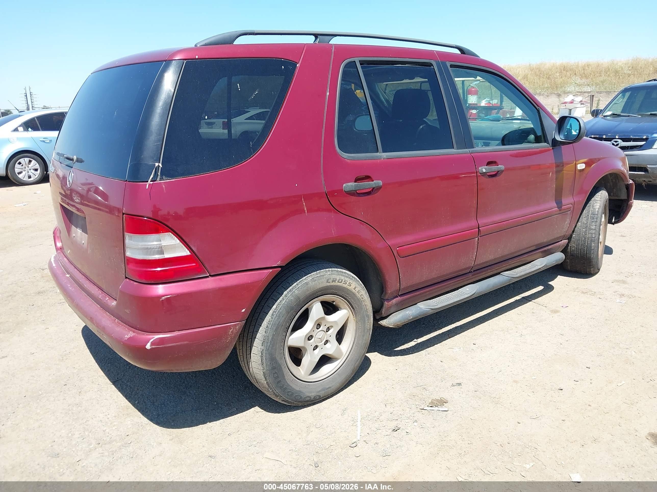 2000 Mercedes-benz Ml 320   Бордовый vin: 4JGAB54E0YA188893