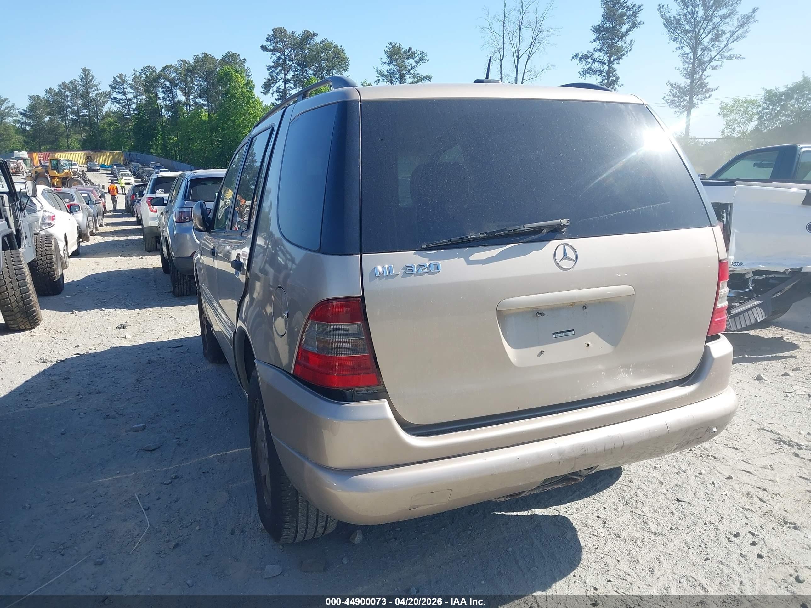 2001 Mercedes-benz Ml 320   Gold vin: 4JGAB54E11A269231