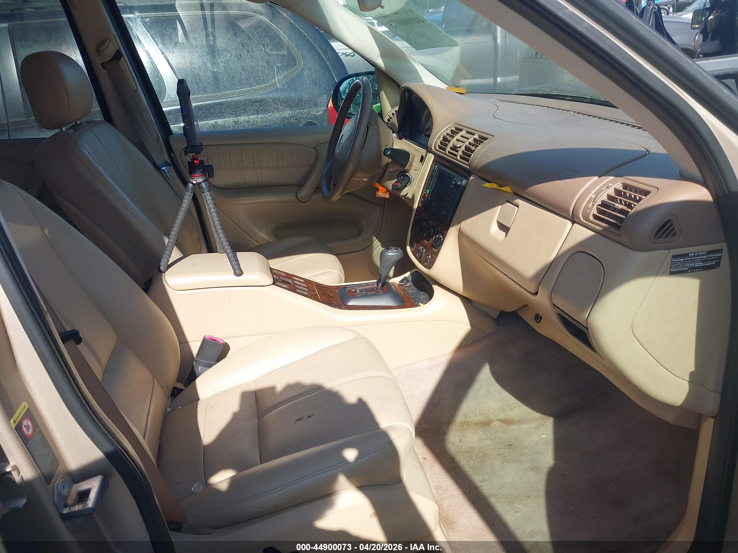2001 Mercedes-benz Ml 320   Gold vin: 4JGAB54E11A269231