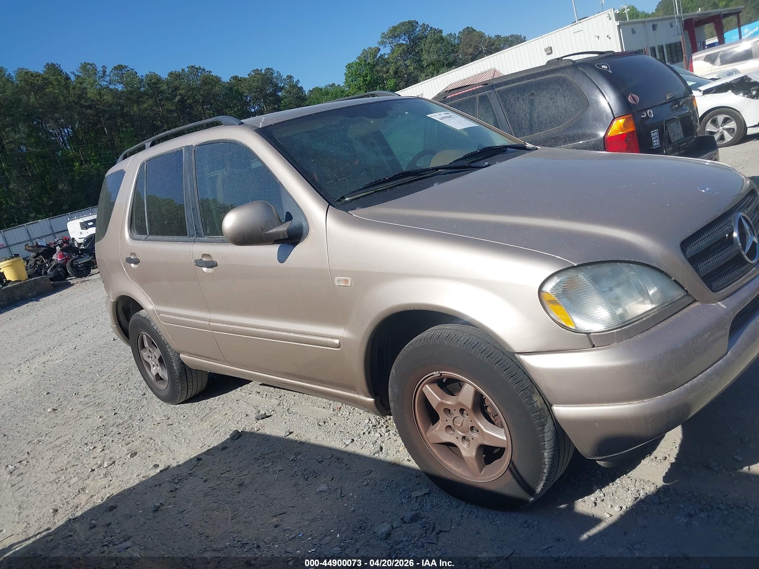 2001 Mercedes-benz Ml 320   Gold vin: 4JGAB54E11A269231