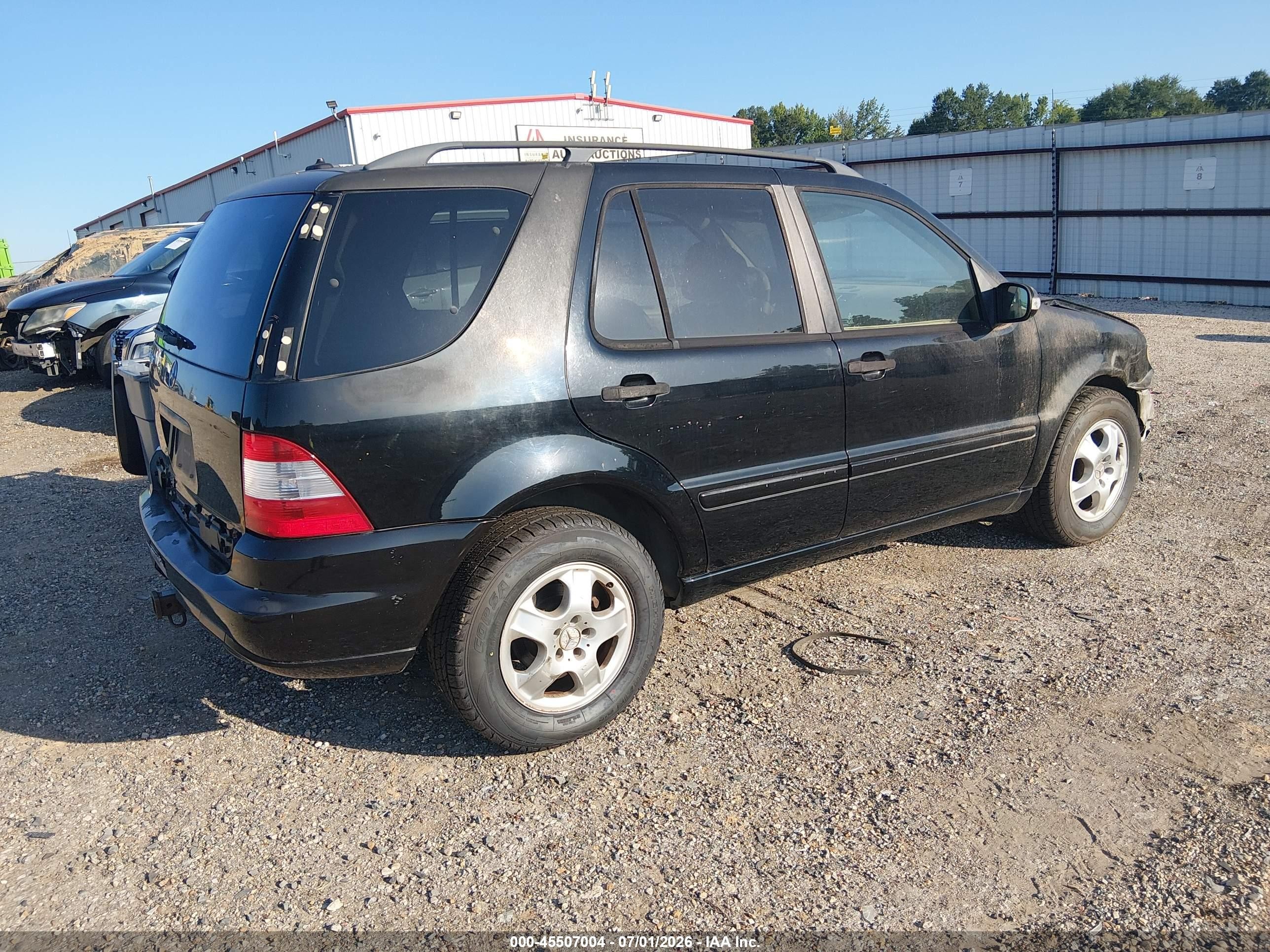 2003 Mercedes-benz Ml 320   Black vin: 4JGAB54E13A394605