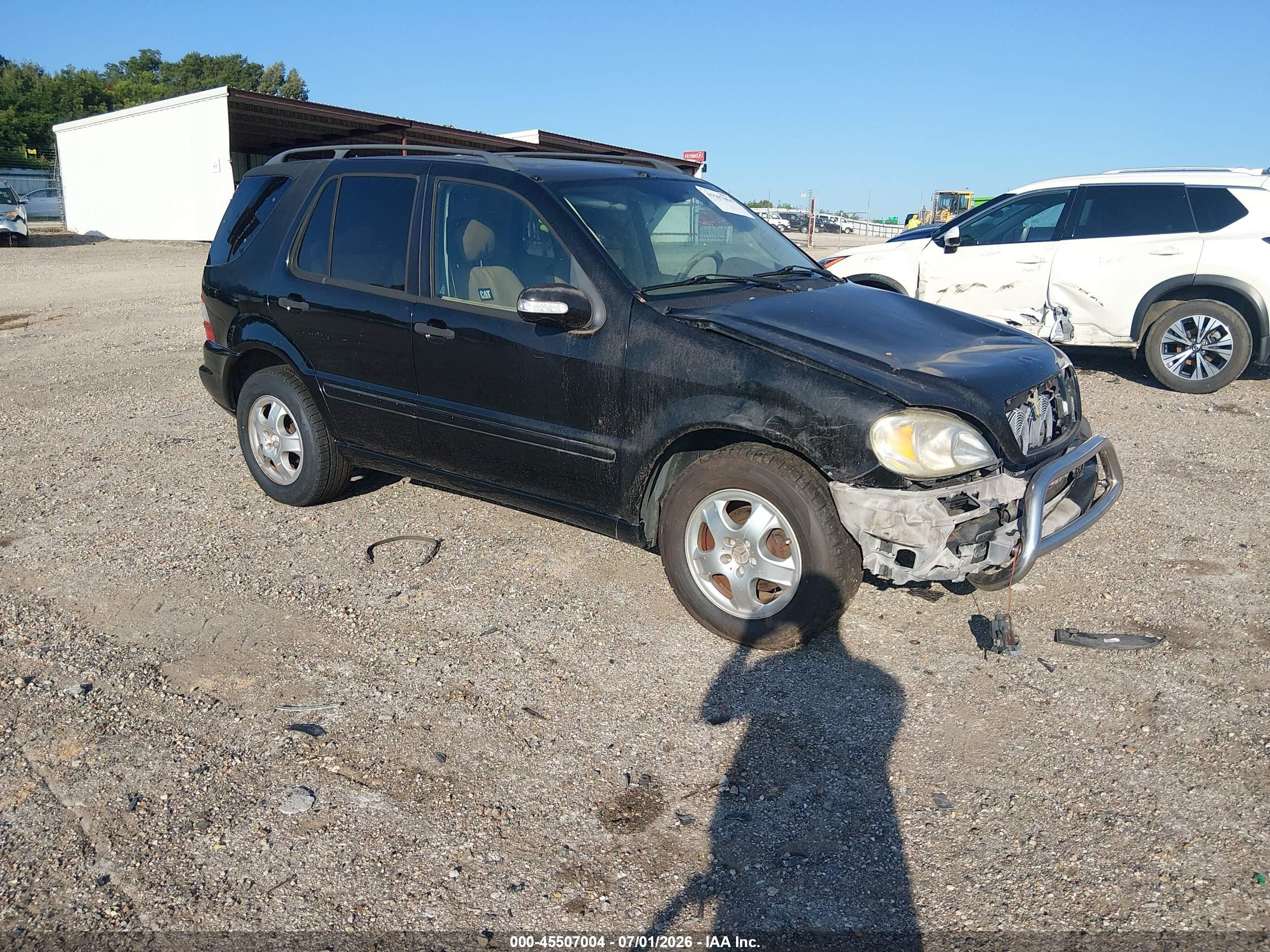2003 Mercedes-benz Ml 320   Black vin: 4JGAB54E13A394605