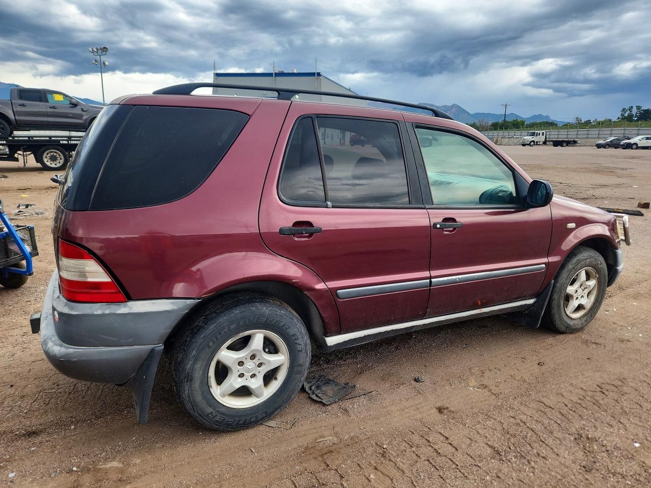 1998 Mercedes-benz Ml 320 Burgundy vin: 4JGAB54E1WA013551