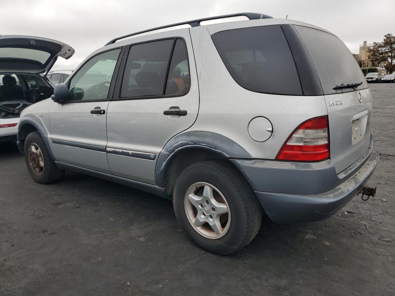 1998 Mercedes-benz Ml 320 Silver vin: 4JGAB54E1WA026462