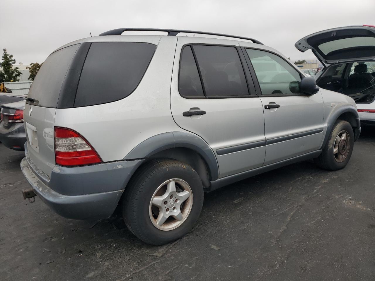 1998 Mercedes-benz Ml 320 Silver vin: 4JGAB54E1WA026462
