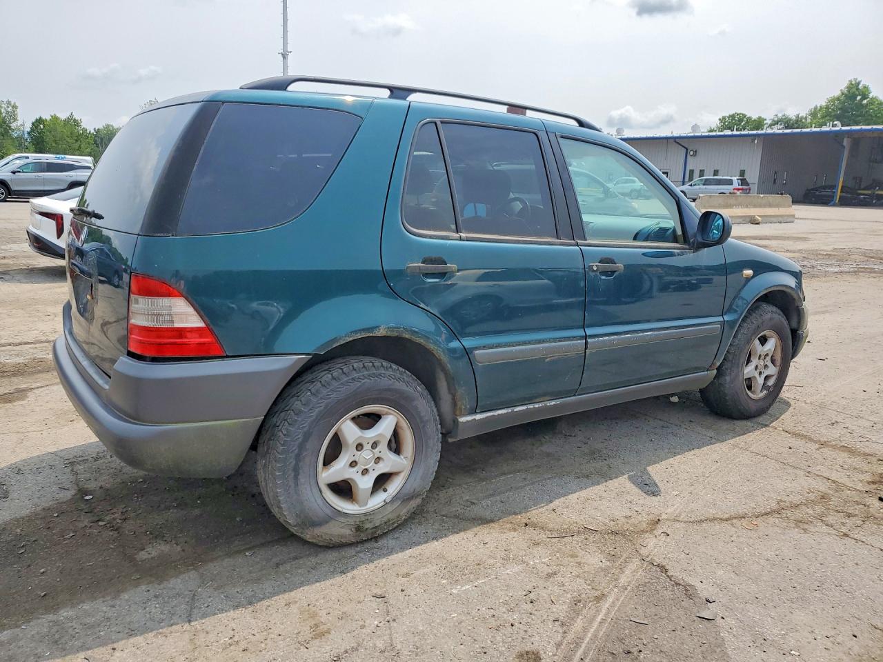 1998 Mercedes-benz Ml 320 Green vin: 4JGAB54E1WA049854